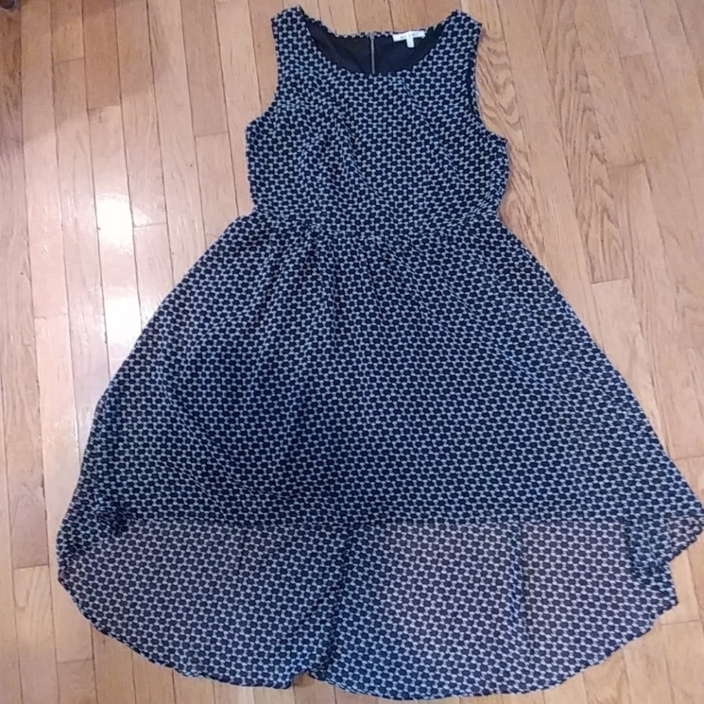 High low sleeveless bow dress